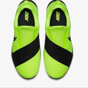 Nike Freetrain Sneakers